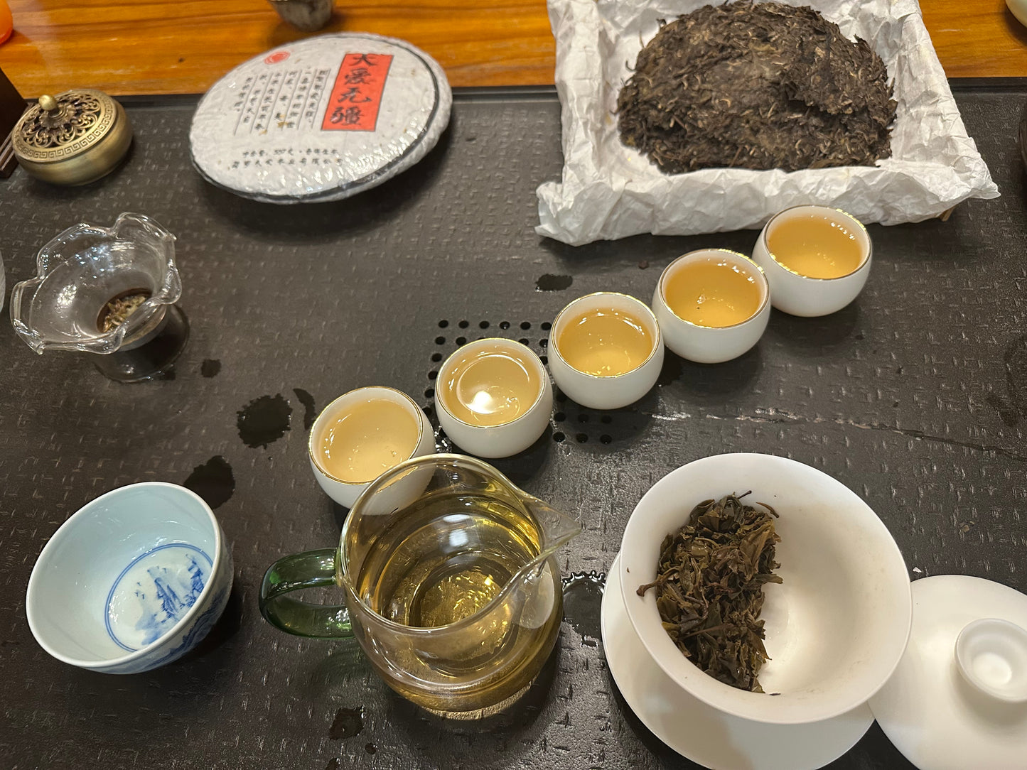 #10  Dà Ài Wú Jiāng Yì Wǔ Luò Shuǐ Dòng 2015 sheng puer （大爱无疆易武落水洞）